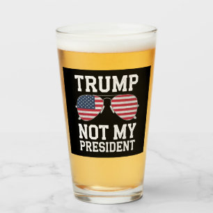 Trump ist nicht mein Präsident Anti-Trump Glas
