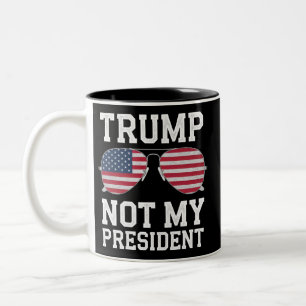 Trump ist nicht mein Präsident Anti-Trump Zweifarbige Tasse