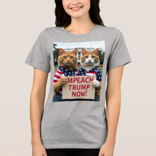 Trump jetzt zwei Katzen-Shirt durcheinander bringe Tri-Blend Shirt