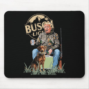 Trump mit der Hundepuppe führt Camouflage der Jagd Mousepad