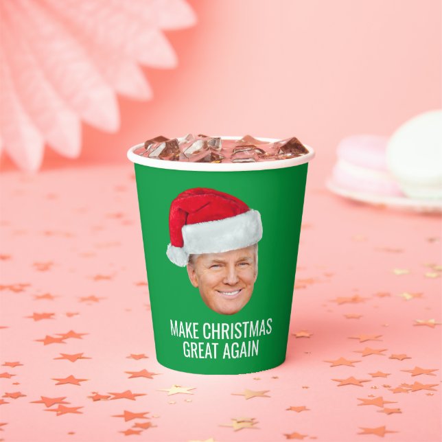 Trump mit Weihnachtsmannmütze - Weihnachten wieder Pappbecher (Insitu)