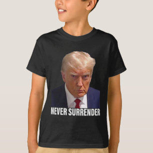 Trump Mugshot macht Männer niemals übergeben T-Shirt