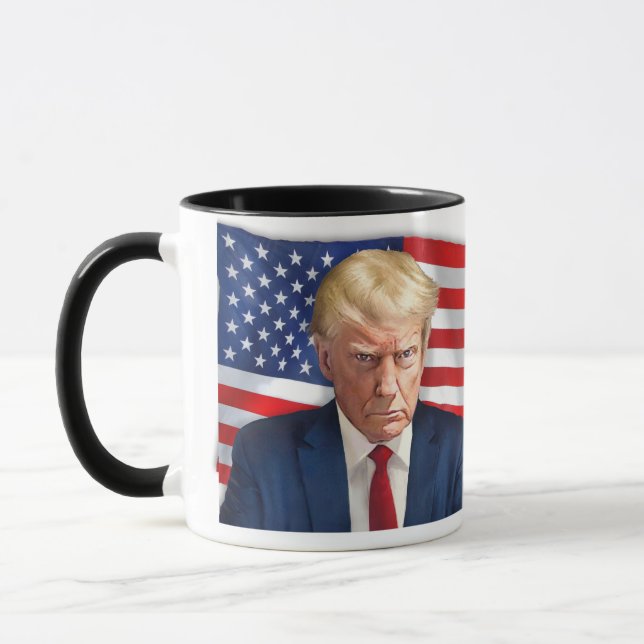 Trump: Offizielle Tasse mit amerikanischer Flagge  (Links)
