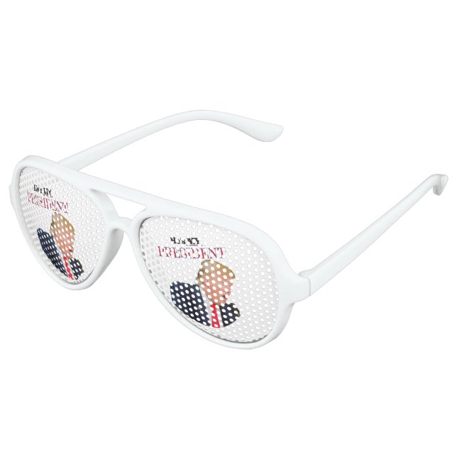 Trump Patriotic 🚗 USA Er ist mein Präsident Sonnenbrille (Schrägansicht)