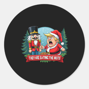 Trump Santa Claus mit Nutcracker essen sie Runder Aufkleber