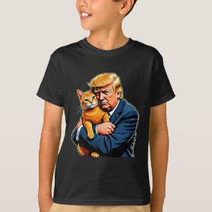 Trump umarmt orange Katze Lustig 2025 Wahl Meme T-Shirt