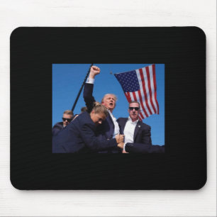 Trumps Angriff auf Trump im Kampf für Amerika - Tr Mousepad