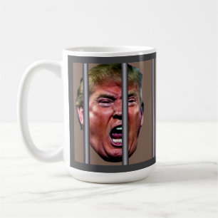 Trumps glänzender Kopf hinter Gefängnisbars Kaffeetasse