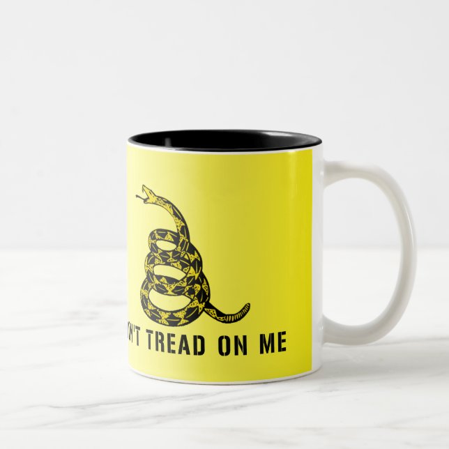 Trumps unoffizielle Tasse mit Don't Tread auf mich (Rechts)