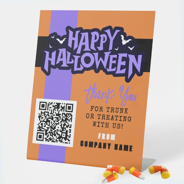 Trunk oder Leckerei Orange Halloween Business Viel Sockelschild (Halloween Trunk or Treat Standing Business QR Code Display Sign in Orange, Purple and Black)