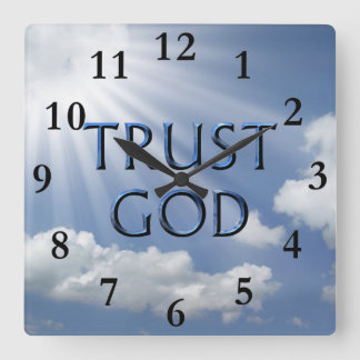 TRUST GOD QUADRATISCHE WANDUHR