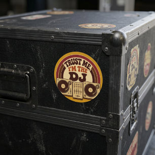 Trust Me, I’m the DJ – Retro 70s DJ Humor Runder Aufkleber