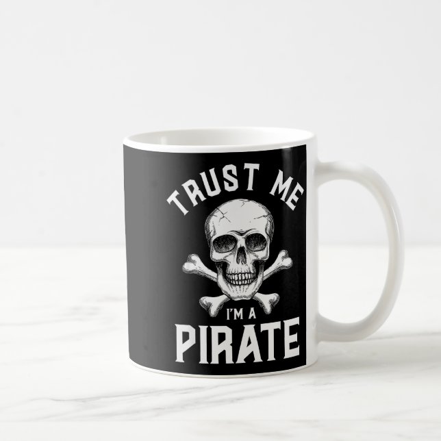 Trust Me I'm A Rate - Funny Skull Crossbones Boote Kaffeetasse (Rechts)