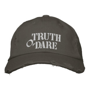 Truth Dare Game Rustic Yellow Vintag Grau Bestickte Baseballkappe