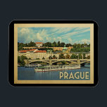 Tschechische Republik-Vintage Reise Prags Magnet<br><div class="desc">Entwurf Tschechischer Republik Prags in der Vintagen Reiseart,  die eine schöne Stadtflußansicht mit Brücke kennzeichnet.</div>