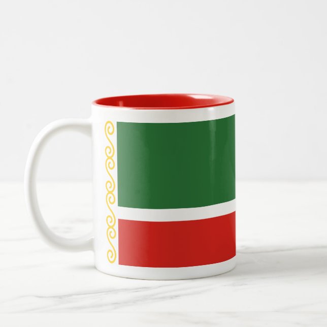 Tschetschenische Flagge Zweifarbige Tasse (Links)