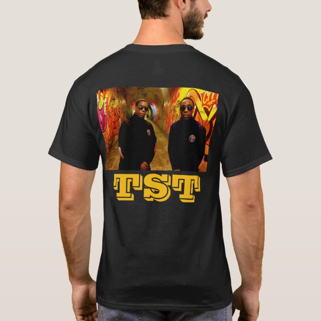 TST. Basic Dunkles T-Shirt (Rückseite)