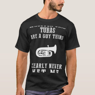 Tuba Maestro bricht Stereotypen mit Bass und einem T-Shirt