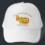 Tuba Player High School Band Gold Personalisiert Truckerkappe<br><div class="desc">Diese moderne,  maßgeschneiderte High School Marching Band,  die den Student- und Bandnamen unter dem Tuba-Instrument zeigt. Individuell für Symphonic-,  Windensemble- oder Konzertkapelle-Mitglieder oder deren Regisseur für ein großartiges Abschluss-Sake-Geschenk.</div>