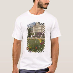 Tuileries Garden, Louvre, Paris, Frankreich T-Shirt