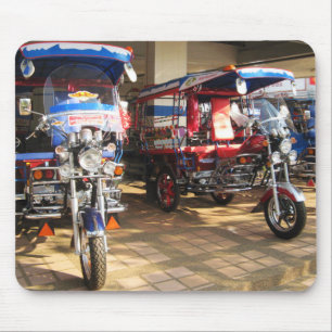 Tuk Tuk Ausstellungsraum… Udon Thani, Isaan Mousepad