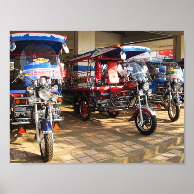 Tuk Tuk Showroom ... Udon Thani, Isaan Poster (Vorne)