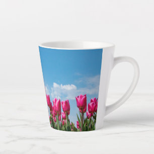 Tulpen-Garten-Wolken-Banner Milchtasse