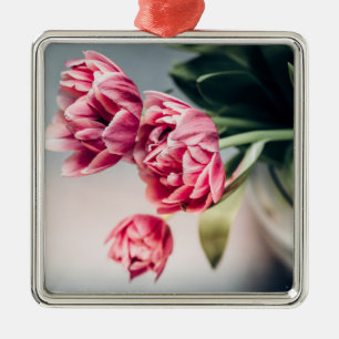 Tulpen in einem Vase Ornament Aus Metall