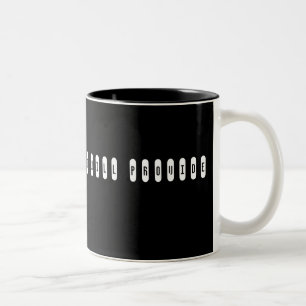 Tun Sie die Arbeit, wird Gott geben. Zweifarbige Tasse