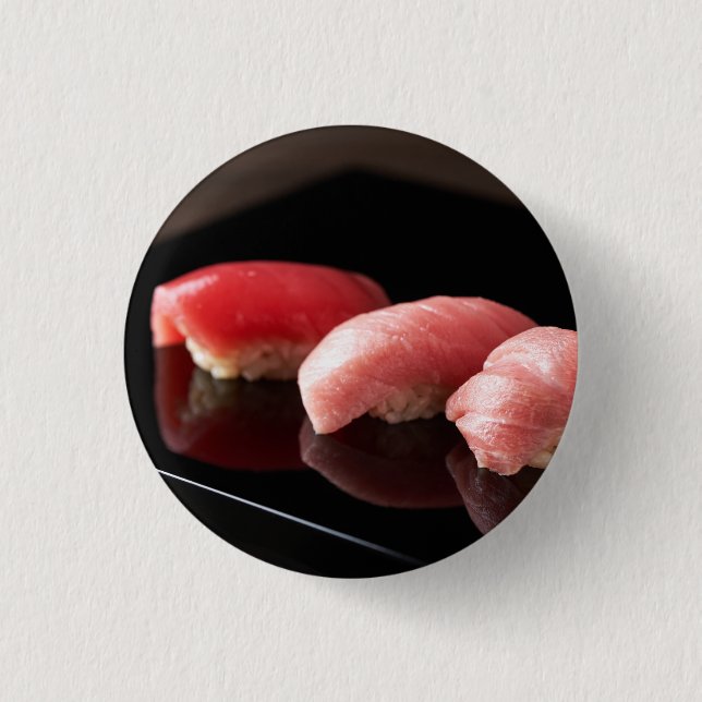 Tuna Trio Sushi Badge – Red, Medium, Fatty Button (Vorderseite)