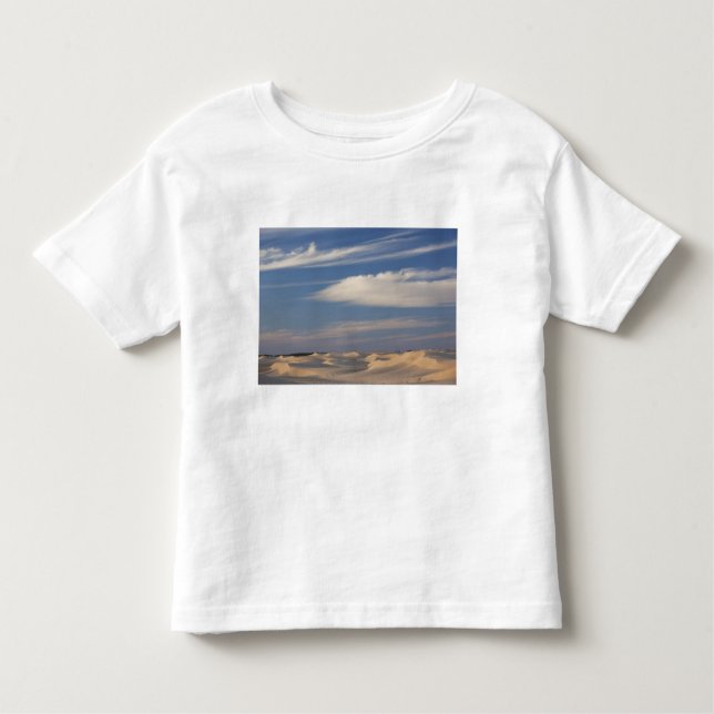 Tunesien, Sahara-Wüste, Douz, Great Dune, Dämmerun Kleinkind T-shirt (Vorderseite)