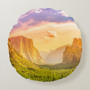 Tunnel-Ansicht von Yosemite Nationalpark Rundes Kissen