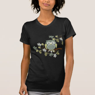Tupfen-Eule im Baum T-Shirt