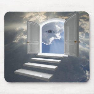 Tür geöffnet auf einem mystischen Auge Mousepad
