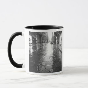 Turin Italien, nasse Straße Abend Tasse