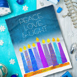 Türkis Hanukkah Candles Peace Liebe Light Fleecedecke<br><div class="desc">"Frieden, Liebe und Licht." Eine spielerische, moderne, künstlerische Abbildung von Boho Musterkerzen in einer Menorah hilft Ihnen, den Urlaub von Hanukkah zu beginnen. Die blauen Kerzen mit farbigen Imitat-Folienmustern überlagern einen türkisfarbenen Farbverlauf zu weißem, strukturiertem Hintergrund. Genießen Sie die Wärme und Freude der Ferienzeit, wenn Sie sich in dieser atemberaubenden,...</div>