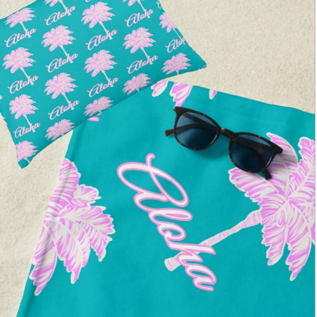 Türkis Pink Weiße Palme Aloha Tropisch Strandtuch (Where's the beach! Fun tropical beach towel.)