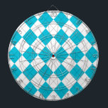 Türkis und Weiß Raute Dartscheibe<br><div class="desc">Hübsch türkisfarbene,  blau-weiße Raute auf einem Dartbrett</div>