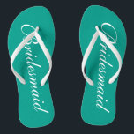 Türkisblaue Maid-Flip-Flops für Strandhochzeit Flip Flops<br><div class="desc">Niedliche türkisblaue und weiße Wassergymnastik flippt für Brautmädchen. Benutzerdefinierte Hintergrund- und Bandfarbe personalisierbar mit Namen oder Monogramm Initialen optional. Moderne seine und ihre Keilsandalen mit stilvoller Schrift-Kalligrafie-Typografie. Elegantes Gastgeschenk für Hochzeit, Hochzeit, Hochzeit, Brautparty, Verlobung, Jubiläum, Grillen, Bachelorette, Bachelor, Wochenendausflug für Mädchen usw. Machen Sie Ihre eigenen Flipflops für Braut und...</div>