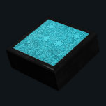 Türkisblaues Ledersehen Embossed Retro-Blume Schmuckschachtel<br><div class="desc">Türkisblaues Naturfuchsleder mit Prägung der Blume. Nicht reales oder imitiertes Leder,  sondern Bild davon. Der Fotoshop-Effekt wird durch das Embossed-Look geprägt. Design ist auch auf anderen Produkten erhältlich und kann bei jedem Produkt von Zazzle angefordert werden.</div>