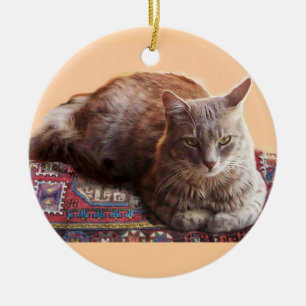 TÜRKISCHE KATZE AUF DEM ALTEN KARPET KERAMIK ORNAMENT