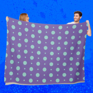 Türkise Punkte auf lila Fleece-Decke Fleecedecke