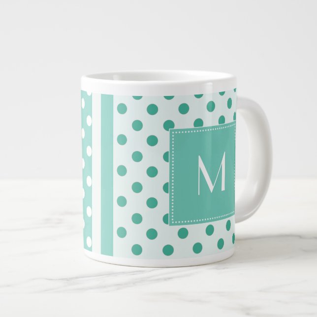 Türkisfarbene Polka Dot Monogram Jumbo-Tasse (Vorderseite Rechts)