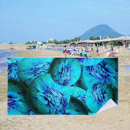 Türkisfarbene und blaue Sphären in 3D-Optik Strandtuch