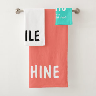 Türkisfarbene Weißkorallensonnenlasche Typografie Badhandtuch Set