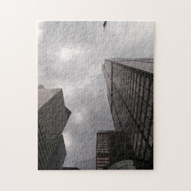 Turm in der Stadt. Puzzle (Vertikal)