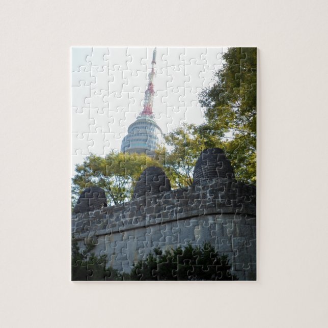 Turm Seouls Namsan durch die Leuchtfeuer Puzzle (Vertikal)