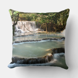 Turquoise shard at Tat Kuang Si Kissen