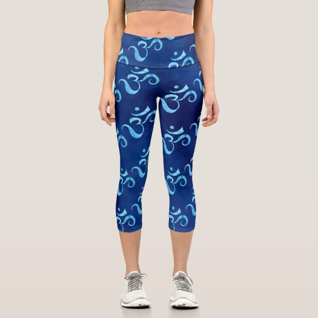 Turquoise Sparkle Om Scattered Blue Tie dye Capri Leggings (Vorderseite)