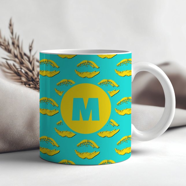 Turquoise & Yellow XOXO Kissing Lips Personalized Kaffeetasse (Von Creator hochgeladen)